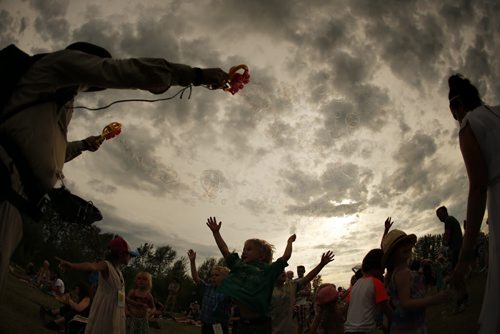 July 12, 2015 - 150712  -  Bubbles and giggles fill the air at the Winnipeg Folk Fest Sunday, July 12, 2015. John Woods / Winnipeg Free Press