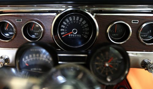 The dashboard instrumentation of Terry Shwaykosky's 1966 Mustang GT Convertable. See story. July 14, 2015 - (Phil Hossack / Winnipeg Free Press)