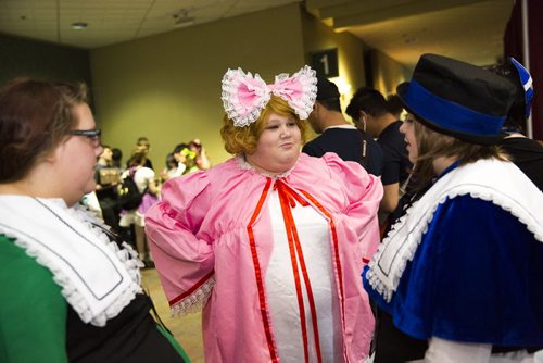 Tammy Hodson talks to her friends while in line at Ai-Kon, held at the RBC Convention Centre in Winnipeg on Saturday, July 18, 2015.   Mikaela MacKenzie / Winnipeg Free Press