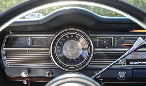 Bruce Anderson owns a 1967 Mercury Park Lane convertible. 150721 - Tuesday, July 21, 2015 -  MIKE DEAL / WINNIPEG FREE PRESS