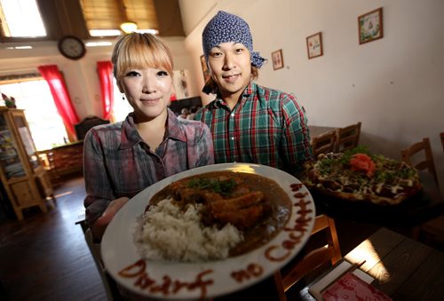 Yasuko Akimoto, owner, and her husband, Takekuni Akimoto, chef. Restaurant Review. Dwarf No Cachette on Provencher. Sunday, August 2, 2015. (TREVOR HAGAN/WINNIPEG FREE PRESS)