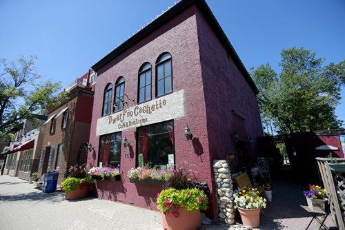 Restaurant Review. Dwarf No Cachette on Provencher. Sunday, August 2, 2015. (TREVOR HAGAN/WINNIPEG FREE PRESS)