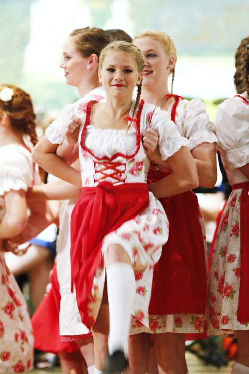 August 2, 2015 - 150802  - Dancers perform at the German Folklorama  pavilion Sunday, August 2, 2015. John Woods / Winnipeg Free Press