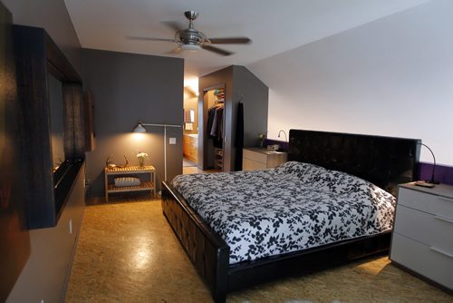 HOMES - 579 Carlaw Avenue in Fort Rouge (off Osborne Street) Realtor Tom Blumberg. Master bedroom. BORIS MINKEVICH / WINNIPEG FREE PRESS PHOTO August 11, 2015