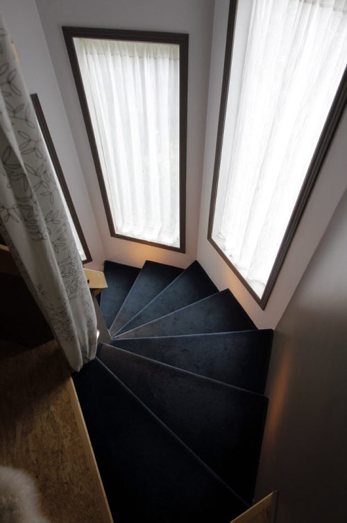 HOMES - 579 Carlaw Avenue in Fort Rouge (off Osborne Street) Realtor Tom Blumberg. Stairs. BORIS MINKEVICH / WINNIPEG FREE PRESS PHOTO August 11, 2015