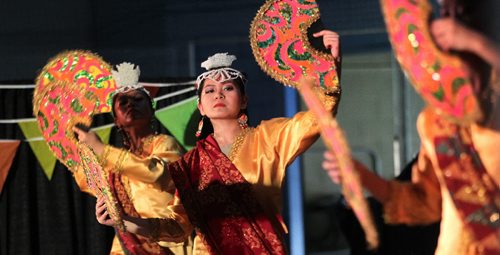Folklorama Stand-up - Members of the Kayumanggi Performing Arts troupe dance a traditional pageant Tuesday evening at the Nayong Filipino Pavilion. See release. August 11, 2015 - (Phil Hossack / Winnipeg Free Press)