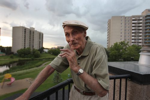 49.8  Portrait of 95-year-old, Joe Vinet oldest past president of Golf Manitoba in 1966 & 67.   Aug 12, 2015 Ruth Bonneville / Winnipeg Free Press