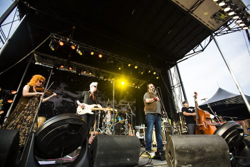 Steve Earle plays at the Interstellar Rodeo in Winnipeg on Saturday, Aug. 15, 2015.   Mikaela MacKenzie / Winnipeg Free Press