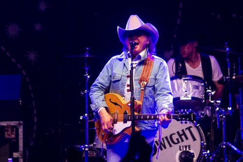 Dwight Yoakam plays at the Interstellar Rodeo in Winnipeg on Saturday, Aug. 15, 2015.   Mikaela MacKenzie / Winnipeg Free Press