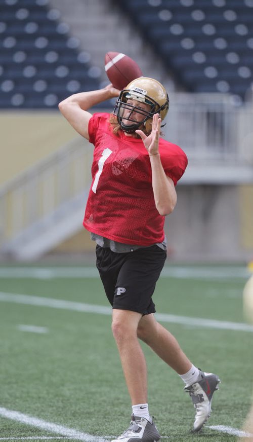 U of M QB #1Theo Deezar on the IGF Monday. See story.  August 17, 2015 - (Phil Hossack / Winnipeg Free Press)