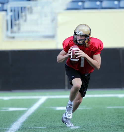 U of M QB #1Theo Deezar on the IGF Monday. See story.  August 17, 2015 - (Phil Hossack / Winnipeg Free Press)