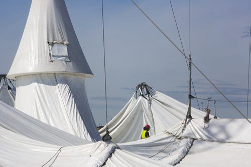 Workers set up the Cavalia big top in Winnipeg on Tuesday, Aug. 18, 2015.   Mikaela MacKenzie / Winnipeg Free Press