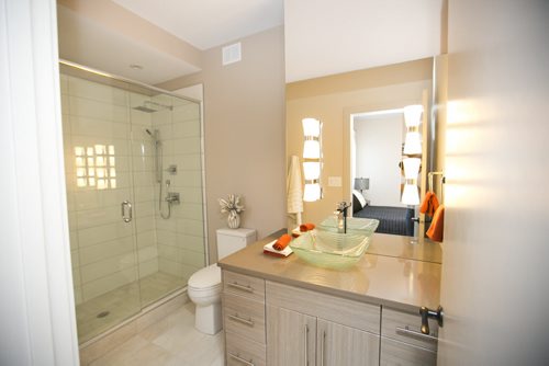 The ensuite bathroom in a spacious, open-concept home on Willow Creek Road in Bridgwater Trails in Winnipeg on Monday, Aug. 24, 2015.   Mikaela MacKenzie / Winnipeg Free Press
