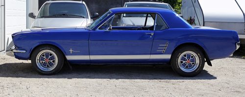 AUTO - Brad MacDonald's 1966 Mustang. Has 5L motor and trans from a newer mustang. BORIS MINKEVICH / WINNIPEG FREE PRESS PHOTO August 24, 2015