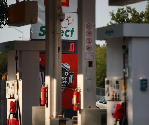 THe Osborne Village Shell station is still out of gas Wednesday after thay ran out earlier this week......the sign reads 0cents not because it's free, but because they're out of gas. August 26, 2015 - (Phil Hossack / Winnipeg Free Press)