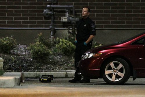 August 31, 2015 - 150831  -  Winnipeg Police bomb squad x-rays a suspicious package found in a car that was driven to the WPS West District Station Monday, August 31, 2015. John Woods / Winnipeg Free Press