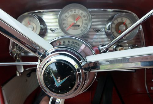 1959 Thunderbird owned by Germain Bremaud, See Larry D'argis story re: Fabulous fifties Flashback Weekend. Sept 1, 2015 / (Phil Hossack / Winnipeg Free Press)