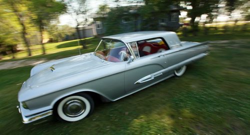 1959 Thunderbird owned by Germain Bremaud, See Larry D'argis story re: Fabulous fifties Flashback Weekend. Sept 1, 2015 / (Phil Hossack / Winnipeg Free Press)