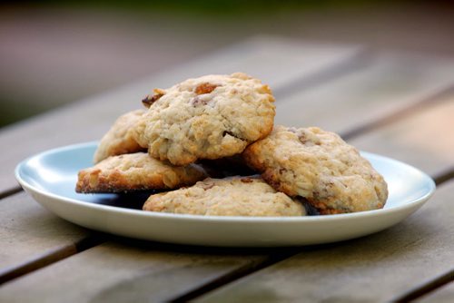 FOOD RS - Oatmeal Raisin Cookies. BORIS MINKEVICH / WINNIPEG FREE PRESS PHOTO Sept. 8, 2015