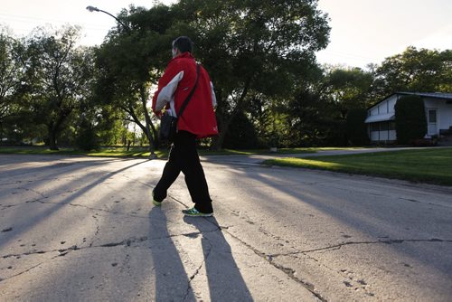 September 8, 2015 - 150908 - Liberal candidate Dan Vandel goes  door knocking in his St Boniface/St Vital riding Tuesday, September 8, 2015. John Woods / Winnipeg Free Press