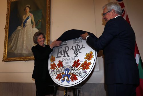 Lt. Gov. Janice Filmon and Premier Greg Selinger unveil the design of the new Royal Canadian Mint's $20 silver collector coin to mark the historic reign of Queen Elizabeth ll at an event held in the Manitoba Legislative bld. Wednesday.  Queen Elizabeth officially surpassed the reign of her great-great grandmother, Queen Victoria, becoming the longest-reigning monarch in Canadas modern era. Kevin Rollason story .Wayne Glowacki / Winnipeg Free Press Sept.9   2015