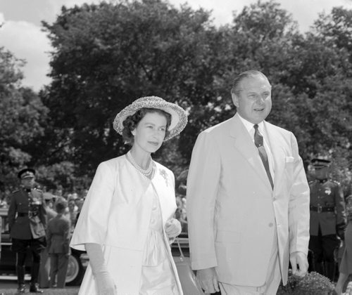 Queen Elizabeth visit to Winnipeg - July 24, 1959 - grounds of the Manitoba Legislative Building Jack Ablett / Winnipeg Free Press