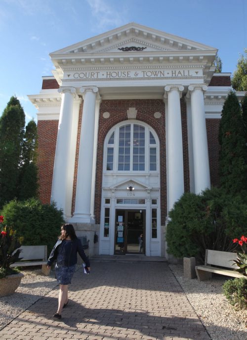 The courthouse where NHL free agent Mike Richards case was presented to his council in Emerson, Manitoba Thursday morning-Richards is facing charges for  trying to get illegal substances across the Canadian border See Jessica Botelho-Urbanski story- Sept 10, 2015   (JOE BRYKSA / WINNIPEG FREE PRESS)