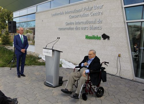 Doug and Louise Leatherdale have donated $2 million to the zoo's polar bear exhibit. It will be called the Leatherdale International Polar Bear Conservation Centre. In this photo left to right Assiniboine Park Conservancy chairman Hartley Richardson and Doug Leatherdale (speaking). BORIS MINKEVICH / WINNIPEG FREE PRESS PHOTO Sept. 14, 2015