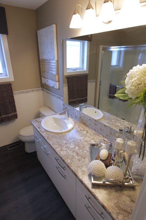 HOMES - 71 John Pelland Road in Sage Creek. Kensington Homes Rene Giroux. Master ensuite. BORIS MINKEVICH / WINNIPEG FREE PRESS PHOTO Sept. 14, 2015