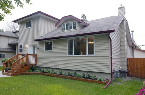 HOMES - 1336 Edderton Ave.  Realtor Susan Belanger.  Exterior. BORIS MINKEVICH / WINNIPEG FREE PRESS PHOTO Sept. 15, 2015