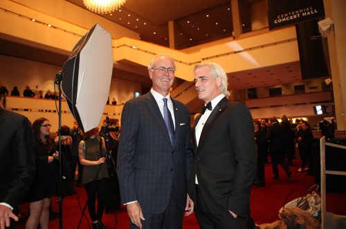 Paul Gross, Director and costar in the movie Hyena Road,  chats with Hartley Richardson on the second level of the Centennial Concert Hall Wednesday evening just prior to an exclusive screening of the show.    Sept 23, 2015 Ruth Bonneville / Winnipeg Free Press