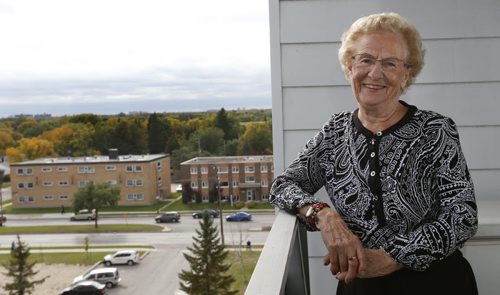 Senior voter Catherine Strong in her home for election feature. Mia Rabson story  Wayne Glowacki / Winnipeg Free Press September 24 2015