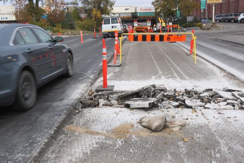 Different road conditions in Winnipeg ( Dan Lett will caption)- See Dan Lett Story-Oct 07, 2015   (JOE BRYKSA / WINNIPEG FREE PRESS)