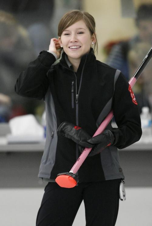 John Woods / Winnipeg Free Press / January 6, 2008- 080106  -  Kaitlyn Lawes curls against Alyssa Vandepoele in the Target Junior Women's Provincial Curling Championships in Stonewall, January 6, 2008.