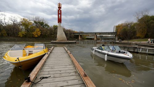 Marina, docks, Assiniboine River. At The Forks. For RIVER PROJECT Sunday, October 11, 2015. (TREVOR HAGAN/WINNIPEG FREE PRESS)