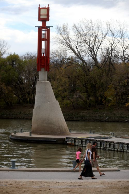 Marina, docks, lighthouse, Assiniboine River. At The Forks. For RIVER PROJECT Sunday, October 11, 2015. (TREVOR HAGAN/WINNIPEG FREE PRESS)