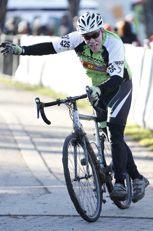 October 24, 2015 - 151024  -  Athletes compete in the Canadian Cyclocross Championships at The Forks Saturday, October 24, 2015. John Woods / Winnipeg Free Press