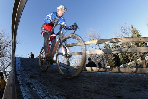 October 24, 2015 - 151024  -  Athletes compete in the Canadian Cyclocross Championships at The Forks Saturday, October 24, 2015. John Woods / Winnipeg Free Press