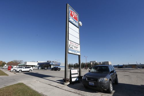 October 24, 2015 - 151024  -  A sixteen year old girl was shot in this parking lot on Autumnwood about 12:30am Saturday, October 24, 2015. John Woods / Winnipeg Free Press