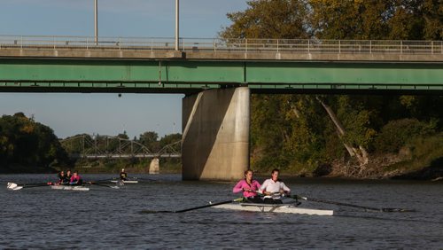 Members of the Winnipeg Rowing Club during an early morning practice on the Red River.  150919 - Saturday, September 19, 2015 -  MIKE DEAL / WINNIPEG FREE PRESS