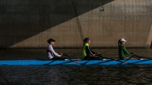 Members of the Winnipeg Rowing Club during an early morning practice on the Red River.  150919 - Saturday, September 19, 2015 -  MIKE DEAL / WINNIPEG FREE PRESS