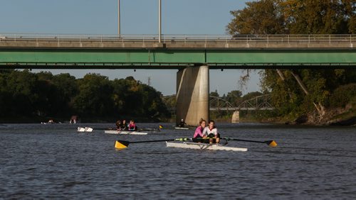 Members of the Winnipeg Rowing Club during an early morning practice on the Red River.  150919 - Saturday, September 19, 2015 -  MIKE DEAL / WINNIPEG FREE PRESS