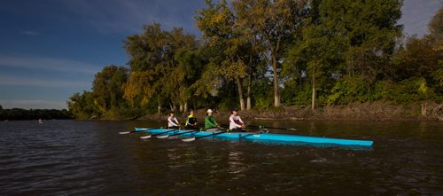 Members of the Winnipeg Rowing Club during an early morning practice on the Red River.  150919 - Saturday, September 19, 2015 -  MIKE DEAL / WINNIPEG FREE PRESS