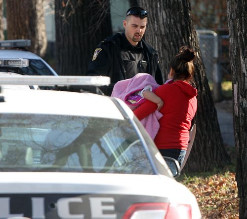 Stabbing scene at 316 Redwood. BORIS MINKEVICH / WINNIPEG FREE PRESS  OCT 26, 2015