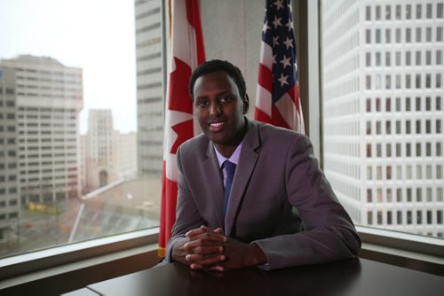 Photo of Hamse Warfa, a guest of the US consulate, here to speak about his experiences as a Somali refugee successfully chasing the American dream.  For Carol Sanders story. Photo taken in the US Consulate office in TD Building.    Oct 28, 2015 Ruth Bonneville / Winnipeg Free Press