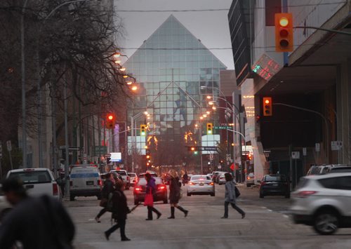 Foggy grey morning during the morning commute in downtown Winnipeg looking down Edmonton St- Standup Photo Nov 04, 2015   (JOE BRYKSA / WINNIPEG FREE PRESS)