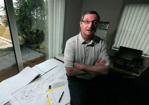 Peter Withoos, M.D. Steele Construction. Spoke with Kristin Annable re: Saturday special on construction dysfunction in Winnipeg. November 4, 2015 - (Phil Hossack / Winnipeg Free Press)