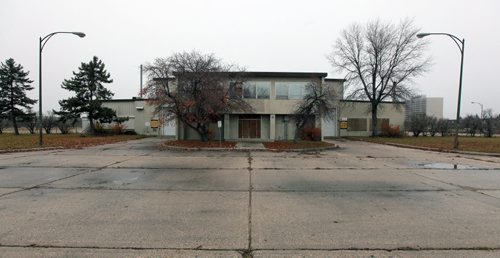 Vacant decaying military infrastructure along Taylor avenue near Grant. See Kapyong stories..... November 4, 2015 - (Phil Hossack / Winnipeg Free Press)