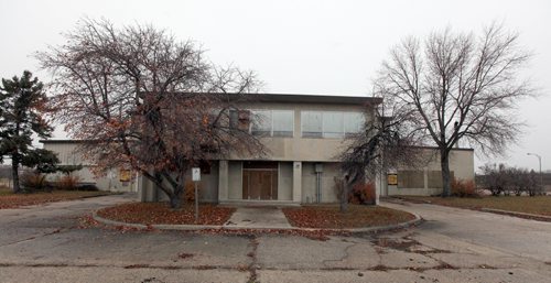 Vacant decaying military infrastructure along Taylor avenue near Grant. See Kapyong stories..... November 4, 2015 - (Phil Hossack / Winnipeg Free Press)