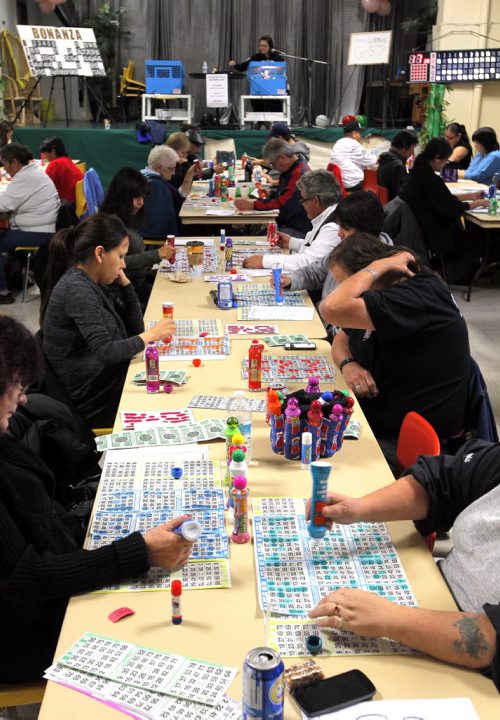 PHOTO PAGE - Weekly Community Bingo hosted by the Manitoba Indigenous Cultural Education Centre Inc. Held weekly on Thursdays starting April 9th, 2015. Held at the Filipino Seniors Group of Winnipeg Cultural Education Centre. BORIS MINKEVICH / WINNIPEG FREE PRESS NOV 5, 2015